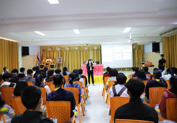 ภาพกิจกรรม  คณะวิทยาศาสตร์และเทคโนโลยี จัดกิจกรรมค่ายวิทยาศาสตร์สัญจร ปีการศึกษา 2565  โรงเรียนสลกบาตรวิทยา