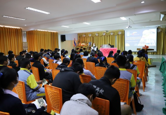 ภาพกิจกรรม  คณะวิทยาศาสตร์และเทคโนโลยี จัดกิจกรรมค่ายวิทยาศาสตร์สัญจร ปีการศึกษา 2565  โรงเรียนสลกบาตรวิทยา