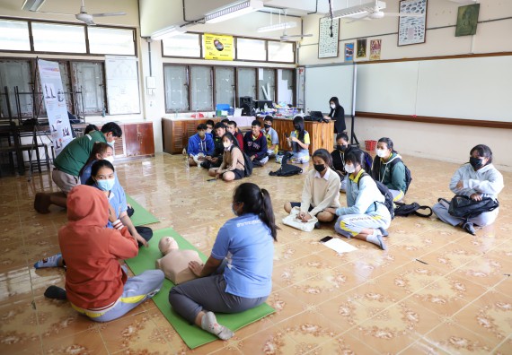 ภาพกิจกรรม  คณะวิทยาศาสตร์และเทคโนโลยี จัดกิจกรรมค่ายวิทยาศาสตร์สัญจร ปีการศึกษา 2565  โรงเรียนสลกบาตรวิทยา