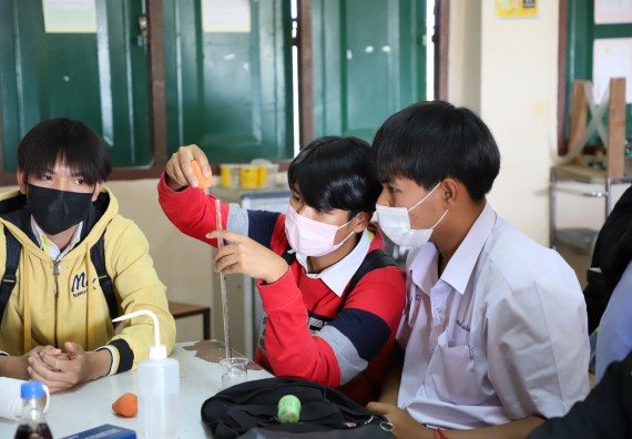 ภาพกิจกรรม  คณะวิทยาศาสตร์และเทคโนโลยี จัดกิจกรรมค่ายวิทยาศาสตร์สัญจร ปีการศึกษา 2565  โรงเรียนสลกบาตรวิทยา