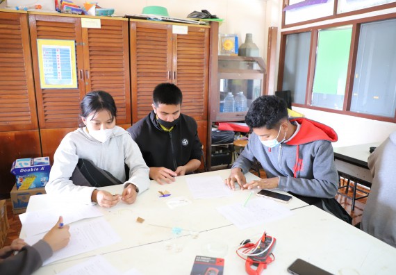 ภาพกิจกรรม  คณะวิทยาศาสตร์และเทคโนโลยี จัดกิจกรรมค่ายวิทยาศาสตร์สัญจร ปีการศึกษา 2565  โรงเรียนสลกบาตรวิทยา