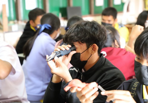 ภาพกิจกรรม  คณะวิทยาศาสตร์และเทคโนโลยี จัดกิจกรรมค่ายวิทยาศาสตร์สัญจร ปีการศึกษา 2565  โรงเรียนสลกบาตรวิทยา