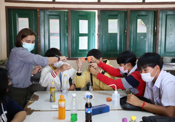 ภาพกิจกรรม  คณะวิทยาศาสตร์และเทคโนโลยี จัดกิจกรรมค่ายวิทยาศาสตร์สัญจร ปีการศึกษา 2565  โรงเรียนสลกบาตรวิทยา