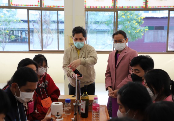 ภาพกิจกรรม   คณะวิทยาศาสตร์และเทคโนโลยี จัดกิจกรรมค่ายวิทยาศาสตร์สัญจร ปีการศึกษา 2565  โรงเรียนระหานวิทยา