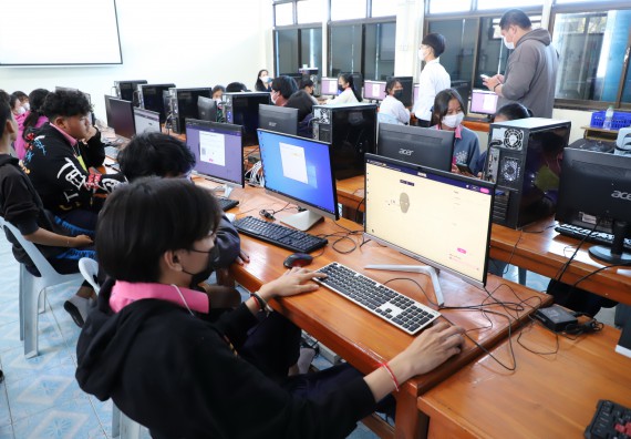 ภาพกิจกรรม   คณะวิทยาศาสตร์และเทคโนโลยี จัดกิจกรรมค่ายวิทยาศาสตร์สัญจร ปีการศึกษา 2565  โรงเรียนระหานวิทยา