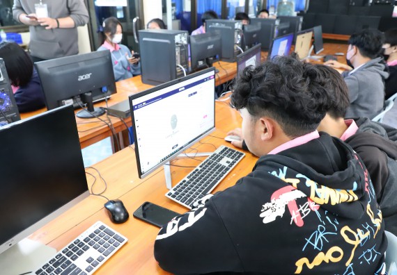 ภาพกิจกรรม   คณะวิทยาศาสตร์และเทคโนโลยี จัดกิจกรรมค่ายวิทยาศาสตร์สัญจร ปีการศึกษา 2565  โรงเรียนระหานวิทยา