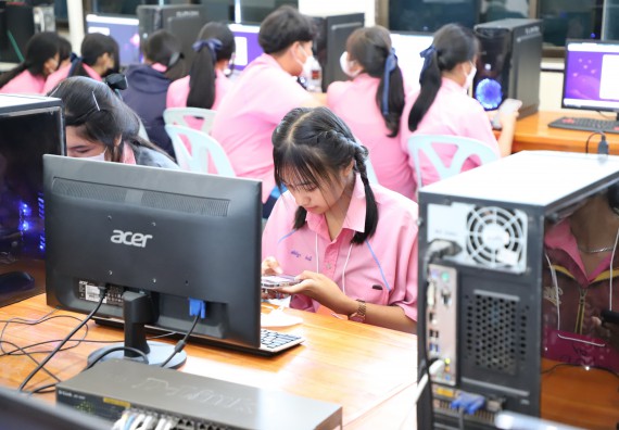 ภาพกิจกรรม   คณะวิทยาศาสตร์และเทคโนโลยี จัดกิจกรรมค่ายวิทยาศาสตร์สัญจร ปีการศึกษา 2565  โรงเรียนระหานวิทยา