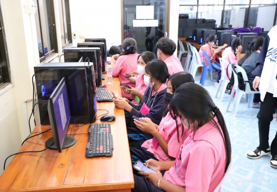 ภาพกิจกรรม   คณะวิทยาศาสตร์และเทคโนโลยี จัดกิจกรรมค่ายวิทยาศาสตร์สัญจร ปีการศึกษา 2565  โรงเรียนระหานวิทยา