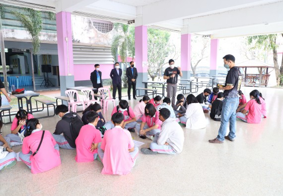 คณะวิทยาศาสตร์และเทคโนโลยี จัดกิจกรรมค่ายวิทยาศาสตร์สัญจร ปีการศึกษา 2565 ให้กับนักเรียนระดับชั้นมัธยมศึกษาตอนปลาย โรงเรียนชากังราววิทยา (อินทร์-ชุ่ม ดีสารอุปถัมภ์)