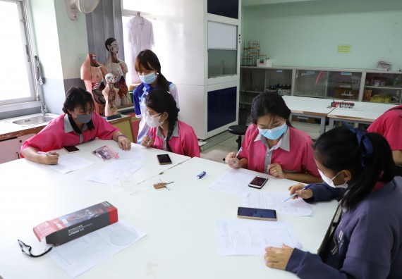 คณะวิทยาศาสตร์และเทคโนโลยี จัดกิจกรรมค่ายวิทยาศาสตร์สัญจร ปีการศึกษา 2565 ให้กับนักเรียนระดับชั้นมัธยมศึกษาตอนปลาย โรงเรียนชากังราววิทยา (อินทร์-ชุ่ม ดีสารอุปถัมภ์)