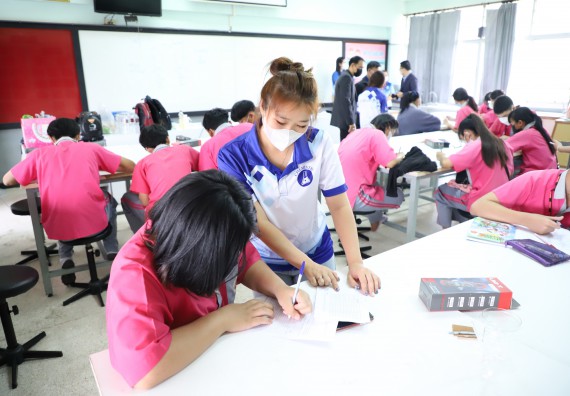 คณะวิทยาศาสตร์และเทคโนโลยี จัดกิจกรรมค่ายวิทยาศาสตร์สัญจร ปีการศึกษา 2565 ให้กับนักเรียนระดับชั้นมัธยมศึกษาตอนปลาย โรงเรียนชากังราววิทยา (อินทร์-ชุ่ม ดีสารอุปถัมภ์)