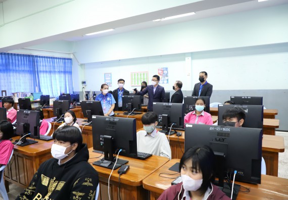 คณะวิทยาศาสตร์และเทคโนโลยี จัดกิจกรรมค่ายวิทยาศาสตร์สัญจร ปีการศึกษา 2565 ให้กับนักเรียนระดับชั้นมัธยมศึกษาตอนปลาย โรงเรียนชากังราววิทยา (อินทร์-ชุ่ม ดีสารอุปถัมภ์)