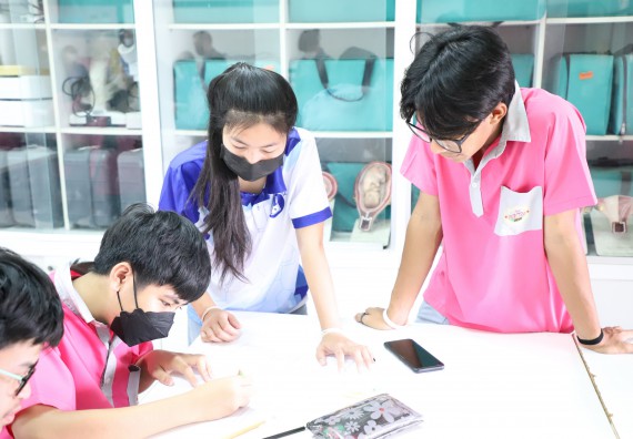 คณะวิทยาศาสตร์และเทคโนโลยี จัดกิจกรรมค่ายวิทยาศาสตร์สัญจร ปีการศึกษา 2565 ให้กับนักเรียนระดับชั้นมัธยมศึกษาตอนปลาย โรงเรียนชากังราววิทยา (อินทร์-ชุ่ม ดีสารอุปถัมภ์)