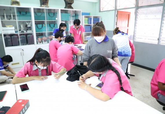 คณะวิทยาศาสตร์และเทคโนโลยี จัดกิจกรรมค่ายวิทยาศาสตร์สัญจร ปีการศึกษา 2565 ให้กับนักเรียนระดับชั้นมัธยมศึกษาตอนปลาย โรงเรียนชากังราววิทยา (อินทร์-ชุ่ม ดีสารอุปถัมภ์)