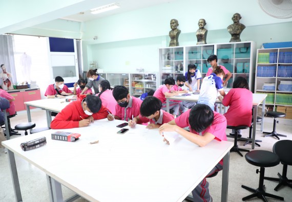 คณะวิทยาศาสตร์และเทคโนโลยี จัดกิจกรรมค่ายวิทยาศาสตร์สัญจร ปีการศึกษา 2565 ให้กับนักเรียนระดับชั้นมัธยมศึกษาตอนปลาย โรงเรียนชากังราววิทยา (อินทร์-ชุ่ม ดีสารอุปถัมภ์)