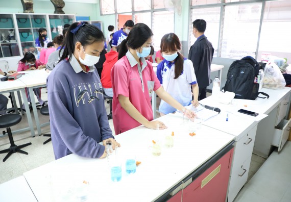 คณะวิทยาศาสตร์และเทคโนโลยี จัดกิจกรรมค่ายวิทยาศาสตร์สัญจร ปีการศึกษา 2565 ให้กับนักเรียนระดับชั้นมัธยมศึกษาตอนปลาย โรงเรียนชากังราววิทยา (อินทร์-ชุ่ม ดีสารอุปถัมภ์)