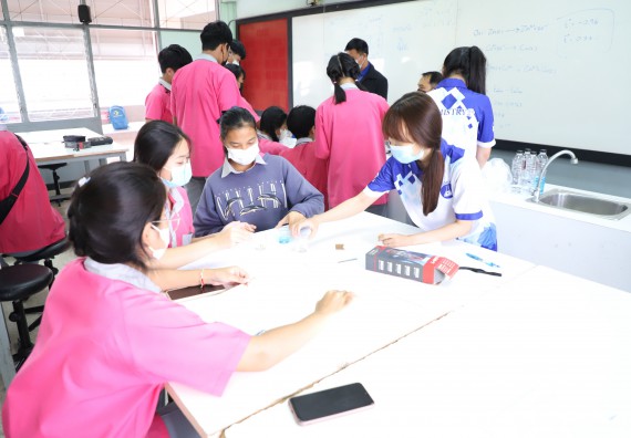 คณะวิทยาศาสตร์และเทคโนโลยี จัดกิจกรรมค่ายวิทยาศาสตร์สัญจร ปีการศึกษา 2565 ให้กับนักเรียนระดับชั้นมัธยมศึกษาตอนปลาย โรงเรียนชากังราววิทยา (อินทร์-ชุ่ม ดีสารอุปถัมภ์)