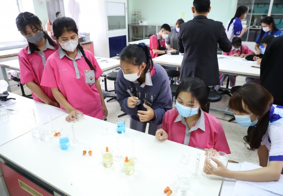 คณะวิทยาศาสตร์และเทคโนโลยี จัดกิจกรรมค่ายวิทยาศาสตร์สัญจร ปีการศึกษา 2565 ให้กับนักเรียนระดับชั้นมัธยมศึกษาตอนปลาย โรงเรียนชากังราววิทยา (อินทร์-ชุ่ม ดีสารอุปถัมภ์)