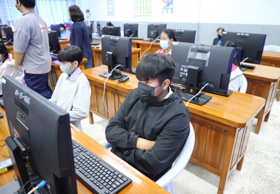 คณะวิทยาศาสตร์และเทคโนโลยี จัดกิจกรรมค่ายวิทยาศาสตร์สัญจร ปีการศึกษา 2565 ให้กับนักเรียนระดับชั้นมัธยมศึกษาตอนปลาย โรงเรียนชากังราววิทยา (อินทร์-ชุ่ม ดีสารอุปถัมภ์)