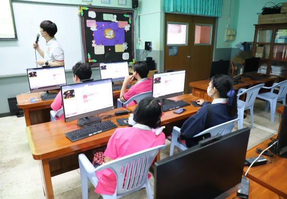 คณะวิทยาศาสตร์และเทคโนโลยี จัดกิจกรรมค่ายวิทยาศาสตร์สัญจร ปีการศึกษา 2565 ให้กับนักเรียนระดับชั้นมัธยมศึกษาตอนปลาย โรงเรียนชากังราววิทยา (อินทร์-ชุ่ม ดีสารอุปถัมภ์)