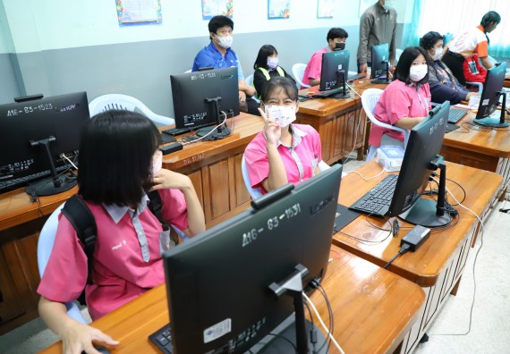 คณะวิทยาศาสตร์และเทคโนโลยี จัดกิจกรรมค่ายวิทยาศาสตร์สัญจร ปีการศึกษา 2565 ให้กับนักเรียนระดับชั้นมัธยมศึกษาตอนปลาย โรงเรียนชากังราววิทยา (อินทร์-ชุ่ม ดีสารอุปถัมภ์)