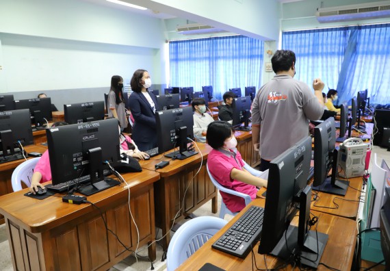 คณะวิทยาศาสตร์และเทคโนโลยี จัดกิจกรรมค่ายวิทยาศาสตร์สัญจร ปีการศึกษา 2565 ให้กับนักเรียนระดับชั้นมัธยมศึกษาตอนปลาย โรงเรียนชากังราววิทยา (อินทร์-ชุ่ม ดีสารอุปถัมภ์)