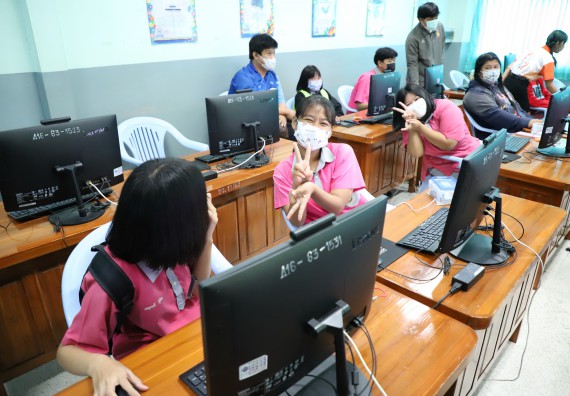 คณะวิทยาศาสตร์และเทคโนโลยี จัดกิจกรรมค่ายวิทยาศาสตร์สัญจร ปีการศึกษา 2565 ให้กับนักเรียนระดับชั้นมัธยมศึกษาตอนปลาย โรงเรียนชากังราววิทยา (อินทร์-ชุ่ม ดีสารอุปถัมภ์)