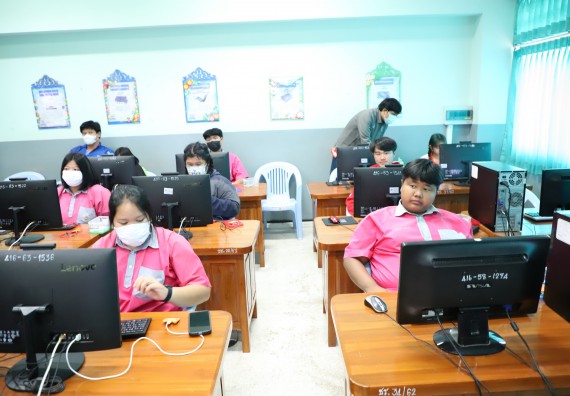 คณะวิทยาศาสตร์และเทคโนโลยี จัดกิจกรรมค่ายวิทยาศาสตร์สัญจร ปีการศึกษา 2565 ให้กับนักเรียนระดับชั้นมัธยมศึกษาตอนปลาย โรงเรียนชากังราววิทยา (อินทร์-ชุ่ม ดีสารอุปถัมภ์)