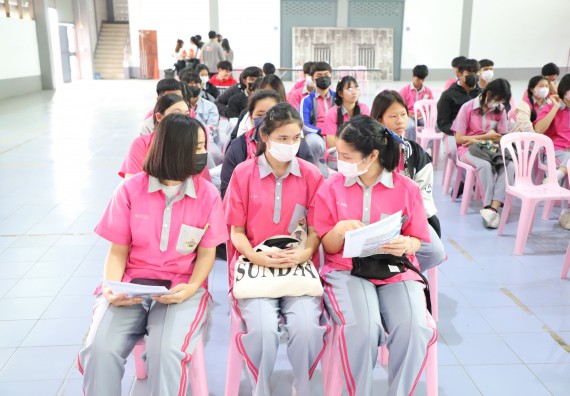 คณะวิทยาศาสตร์และเทคโนโลยี จัดกิจกรรมค่ายวิทยาศาสตร์สัญจร ปีการศึกษา 2565 ให้กับนักเรียนระดับชั้นมัธยมศึกษาตอนปลาย โรงเรียนชากังราววิทยา (อินทร์-ชุ่ม ดีสารอุปถัมภ์)