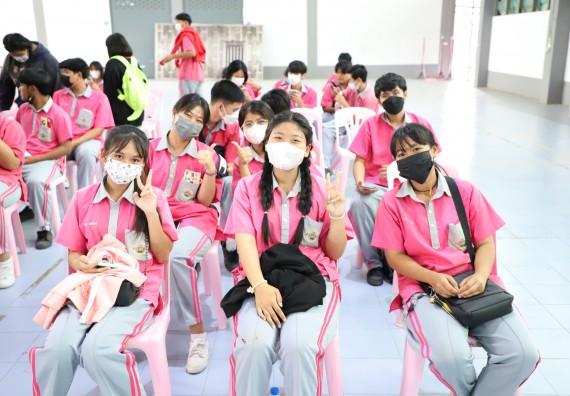 คณะวิทยาศาสตร์และเทคโนโลยี จัดกิจกรรมค่ายวิทยาศาสตร์สัญจร ปีการศึกษา 2565 ให้กับนักเรียนระดับชั้นมัธยมศึกษาตอนปลาย โรงเรียนชากังราววิทยา (อินทร์-ชุ่ม ดีสารอุปถัมภ์)