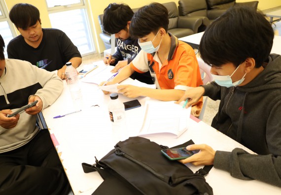 ภาพกิจกรรม  คณะวิทยาศาสตร์และเทคโนโลยี จัดกิจกรรมส่งเสริมสมรรถนะและทักษะด้านการใช้ภาษาอังกฤษ