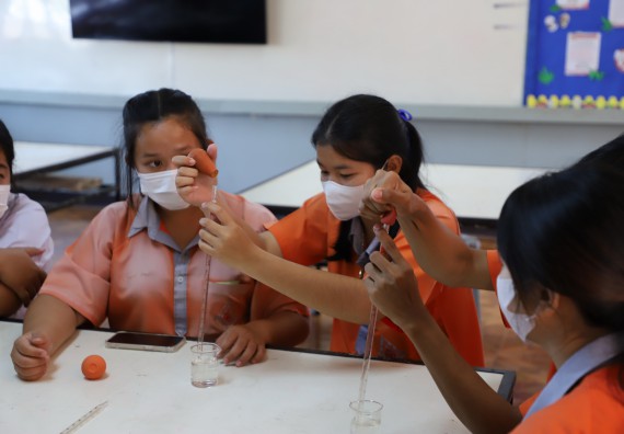 ภาพกิจกรรม  คณะวิทยาศาสตร์และเทคโนโลยี จัดกิจกรรมค่ายวิทยาศาสตร์สัญจร ปีการศึกษา 2565  โรงเรียนคณฑีพิทยาคม