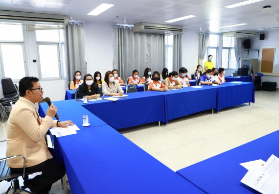 ภาพกิจกรรม  ศูนย์วิทยาศาสตร์และวิทยาศาสตร์ประยุกต์ จัดอบรมเชิงปฏิบัติการมาตรฐานความปลอดภัยห้องปฏิบัติการเคมี รูปแบบ Peer evaluation