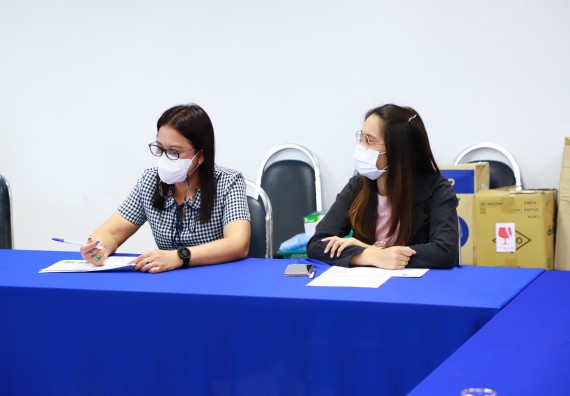 ภาพกิจกรรม  ศูนย์วิทยาศาสตร์และวิทยาศาสตร์ประยุกต์ จัดอบรมเชิงปฏิบัติการมาตรฐานความปลอดภัยห้องปฏิบัติการเคมี รูปแบบ Peer evaluation