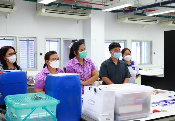 ภาพกิจกรรม  ศูนย์วิทยาศาสตร์และวิทยาศาสตร์ประยุกต์ จัดอบรมเชิงปฏิบัติการมาตรฐานความปลอดภัยห้องปฏิบัติการเคมี รูปแบบ Peer evaluation