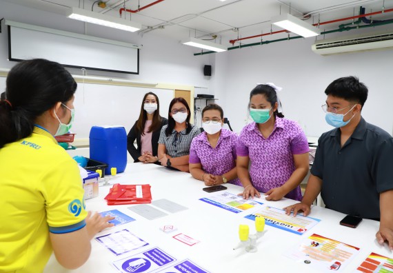 ภาพกิจกรรม  ศูนย์วิทยาศาสตร์และวิทยาศาสตร์ประยุกต์ จัดอบรมเชิงปฏิบัติการมาตรฐานความปลอดภัยห้องปฏิบัติการเคมี รูปแบบ Peer evaluation