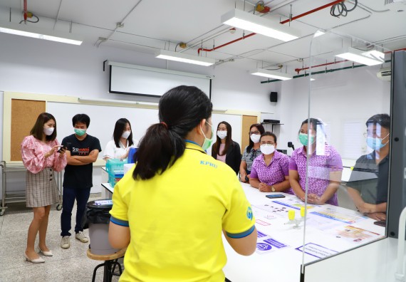 ภาพกิจกรรม  ศูนย์วิทยาศาสตร์และวิทยาศาสตร์ประยุกต์ จัดอบรมเชิงปฏิบัติการมาตรฐานความปลอดภัยห้องปฏิบัติการเคมี รูปแบบ Peer evaluation