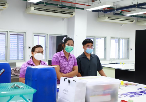 ภาพกิจกรรม  ศูนย์วิทยาศาสตร์และวิทยาศาสตร์ประยุกต์ จัดอบรมเชิงปฏิบัติการมาตรฐานความปลอดภัยห้องปฏิบัติการเคมี รูปแบบ Peer evaluation