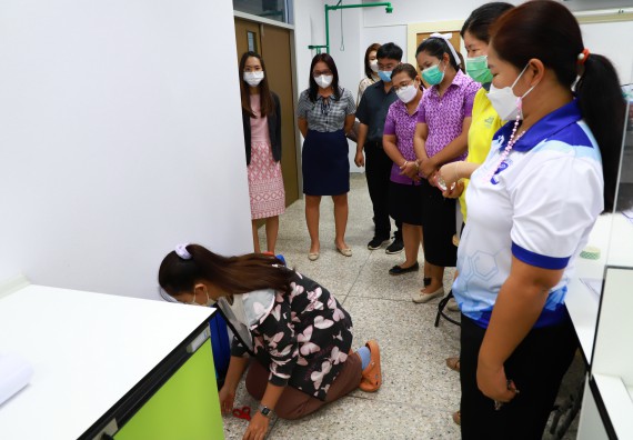 ภาพกิจกรรม  ศูนย์วิทยาศาสตร์และวิทยาศาสตร์ประยุกต์ จัดอบรมเชิงปฏิบัติการมาตรฐานความปลอดภัยห้องปฏิบัติการเคมี รูปแบบ Peer evaluation