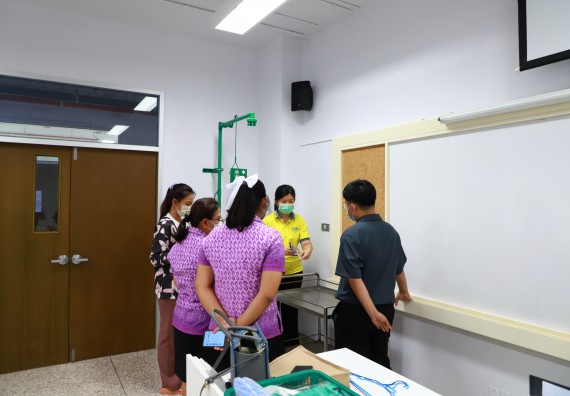 ภาพกิจกรรม  ศูนย์วิทยาศาสตร์และวิทยาศาสตร์ประยุกต์ จัดอบรมเชิงปฏิบัติการมาตรฐานความปลอดภัยห้องปฏิบัติการเคมี รูปแบบ Peer evaluation