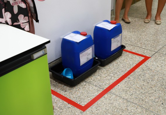 ภาพกิจกรรม  ศูนย์วิทยาศาสตร์และวิทยาศาสตร์ประยุกต์ จัดอบรมเชิงปฏิบัติการมาตรฐานความปลอดภัยห้องปฏิบัติการเคมี รูปแบบ Peer evaluation