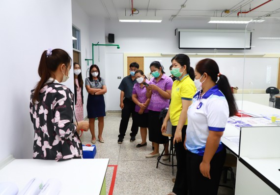 ภาพกิจกรรม  ศูนย์วิทยาศาสตร์และวิทยาศาสตร์ประยุกต์ จัดอบรมเชิงปฏิบัติการมาตรฐานความปลอดภัยห้องปฏิบัติการเคมี รูปแบบ Peer evaluation