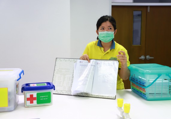 ภาพกิจกรรม  ศูนย์วิทยาศาสตร์และวิทยาศาสตร์ประยุกต์ จัดอบรมเชิงปฏิบัติการมาตรฐานความปลอดภัยห้องปฏิบัติการเคมี รูปแบบ Peer evaluation