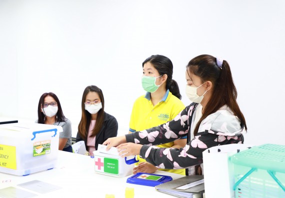 ภาพกิจกรรม  ศูนย์วิทยาศาสตร์และวิทยาศาสตร์ประยุกต์ จัดอบรมเชิงปฏิบัติการมาตรฐานความปลอดภัยห้องปฏิบัติการเคมี รูปแบบ Peer evaluation