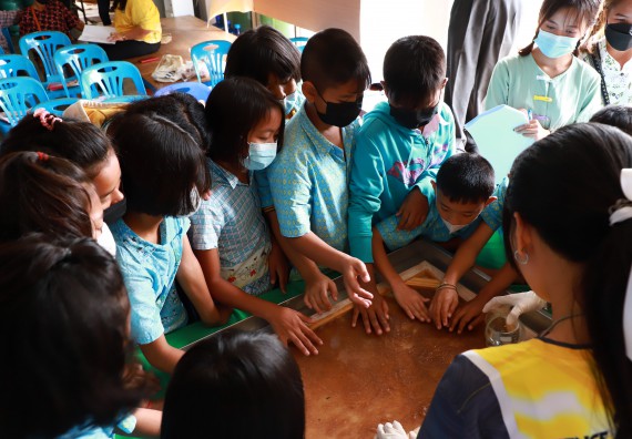 ภาพกิจกรรม  คณะวิทยาศาสตร์และเทคโนโลยี จัดกิจกรรมถ่ายทอดองค์ความรู้กระดาษกันนาจากกาบกล้วยไข่เพื่อใช้ในงานบรรจุภัณฑ์