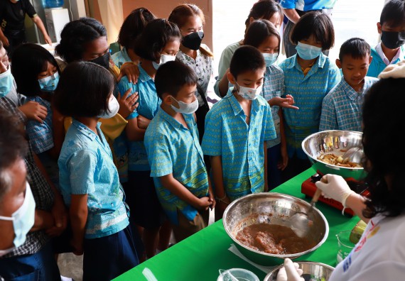 ภาพกิจกรรม  คณะวิทยาศาสตร์และเทคโนโลยี จัดกิจกรรมถ่ายทอดองค์ความรู้กระดาษกันนาจากกาบกล้วยไข่เพื่อใช้ในงานบรรจุภัณฑ์