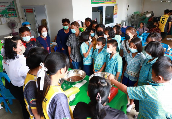 ภาพกิจกรรม  คณะวิทยาศาสตร์และเทคโนโลยี จัดกิจกรรมถ่ายทอดองค์ความรู้กระดาษกันนาจากกาบกล้วยไข่เพื่อใช้ในงานบรรจุภัณฑ์