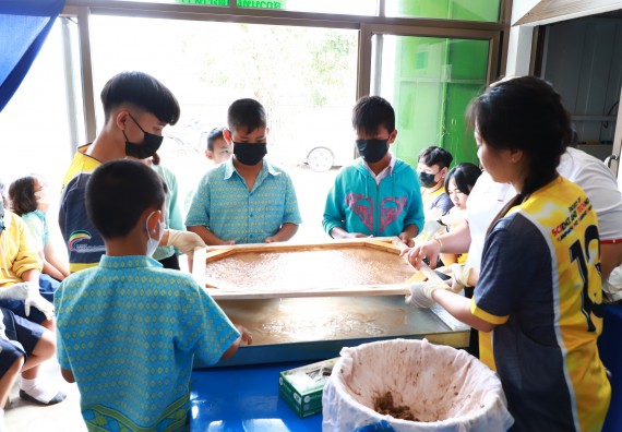 ภาพกิจกรรม  คณะวิทยาศาสตร์และเทคโนโลยี จัดกิจกรรมถ่ายทอดองค์ความรู้กระดาษกันนาจากกาบกล้วยไข่เพื่อใช้ในงานบรรจุภัณฑ์