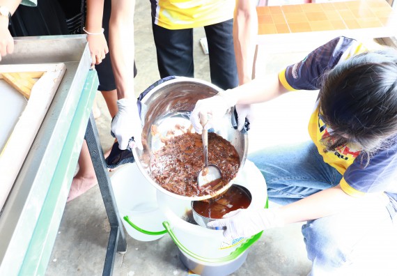 ภาพกิจกรรม  คณะวิทยาศาสตร์และเทคโนโลยี จัดกิจกรรมถ่ายทอดองค์ความรู้กระดาษกันนาจากกาบกล้วยไข่เพื่อใช้ในงานบรรจุภัณฑ์