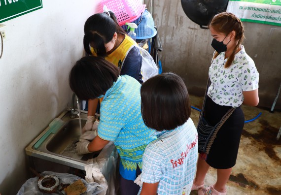 ภาพกิจกรรม  คณะวิทยาศาสตร์และเทคโนโลยี จัดกิจกรรมถ่ายทอดองค์ความรู้กระดาษกันนาจากกาบกล้วยไข่เพื่อใช้ในงานบรรจุภัณฑ์